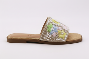 Close-Up Side Profile – Beige Multi