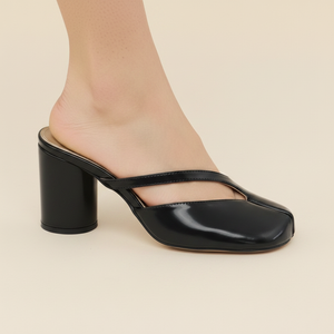 Hold Block Heel Mule – Black