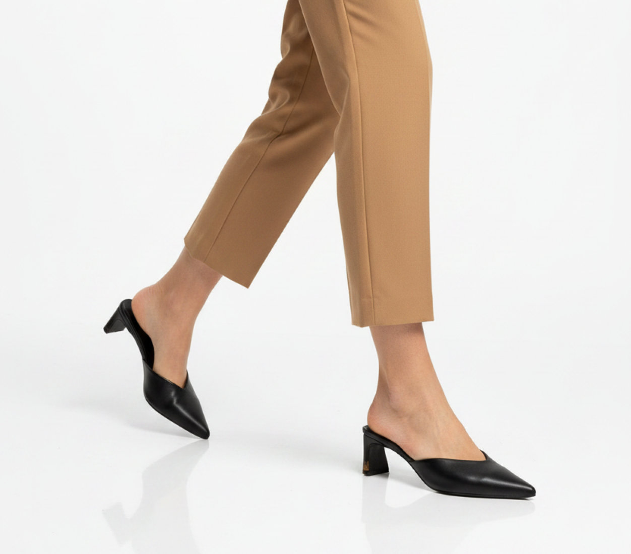 Willy Black Kitten Heel Mules — Women's Pointed-Toe Slip-On Mule Shoes