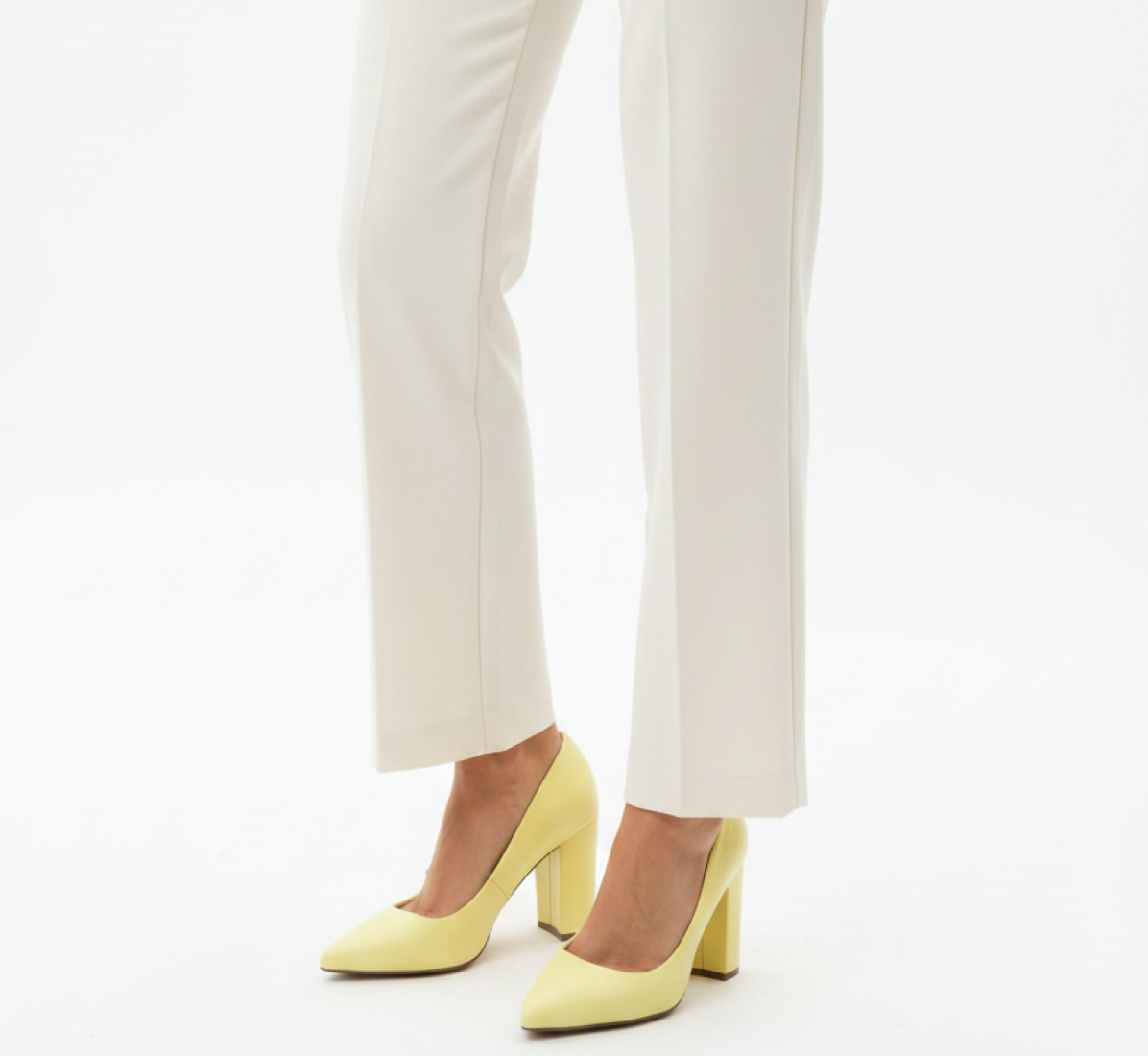 High-Vamp Block Heel Pump – Yellow